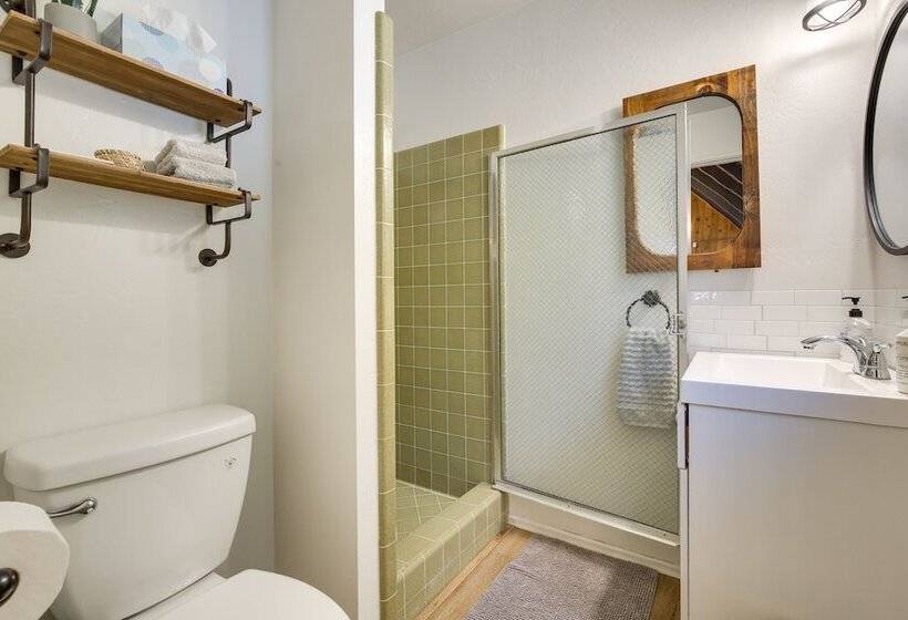 Cozy & Chic Lake Arrowhead Cabin W/ Deck!