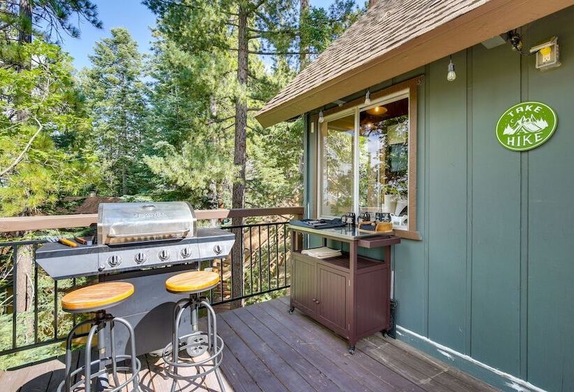 Cozy & Chic Lake Arrowhead Cabin W/ Deck!
