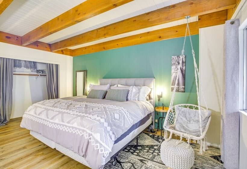 Cozy & Chic Lake Arrowhead Cabin W/ Deck!