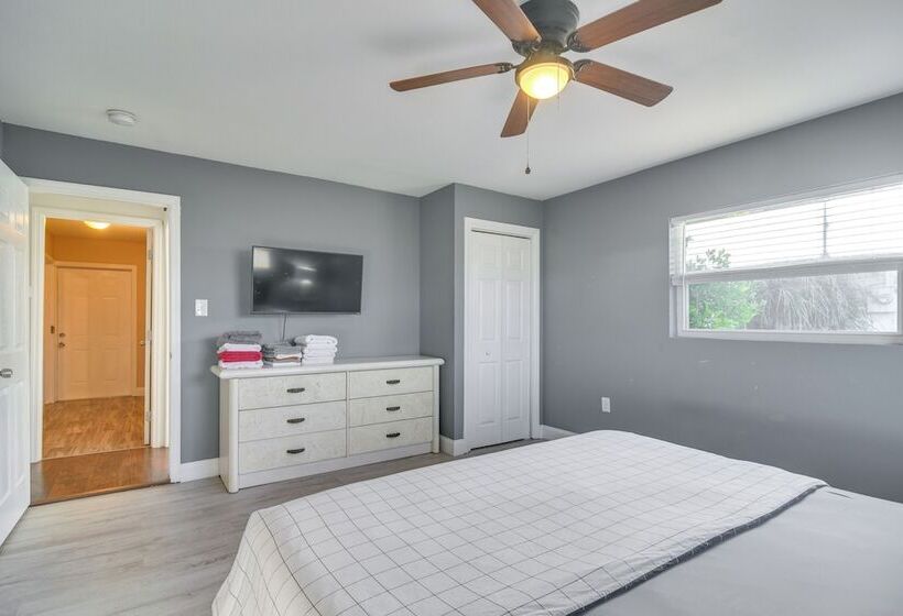 Clearwater Home W/ Fire Pit ~ 5 Mi To Beaches!