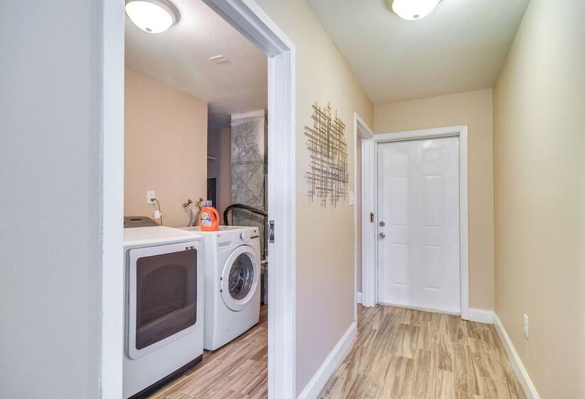 Clearwater Home W/ Fire Pit ~ 5 Mi To Beaches!