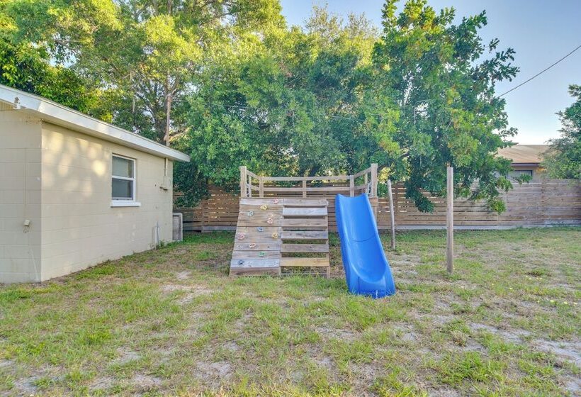 Clearwater Home W/ Fire Pit ~ 5 Mi To Beaches!