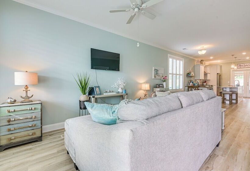 Coastal Home In Shallotte W/ Grill: Near Golfing!