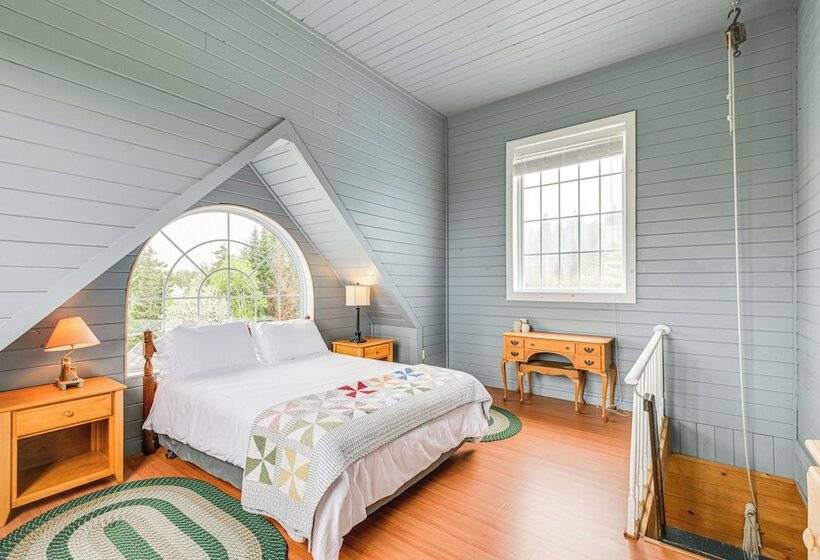 4 Mi To Acadia Trails: Coastal Maine Home W/ Deck