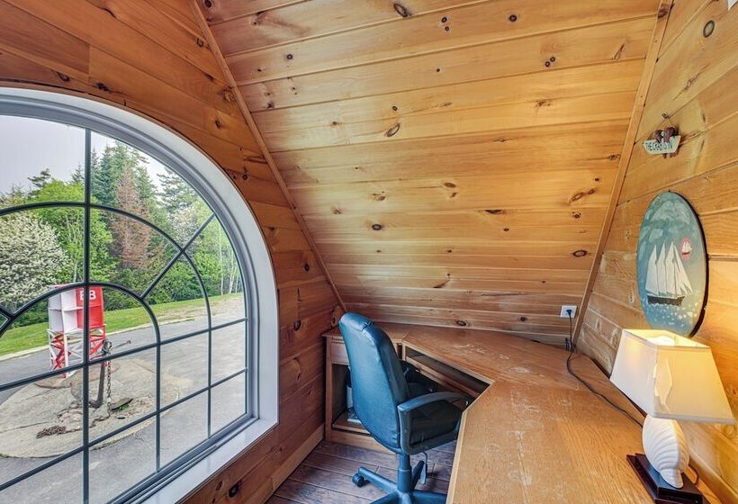 4 Mi To Acadia Trails: Coastal Maine Home W/ Deck