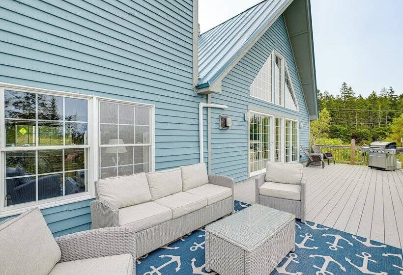 4 Mi To Acadia Trails: Coastal Maine Home W/ Deck
