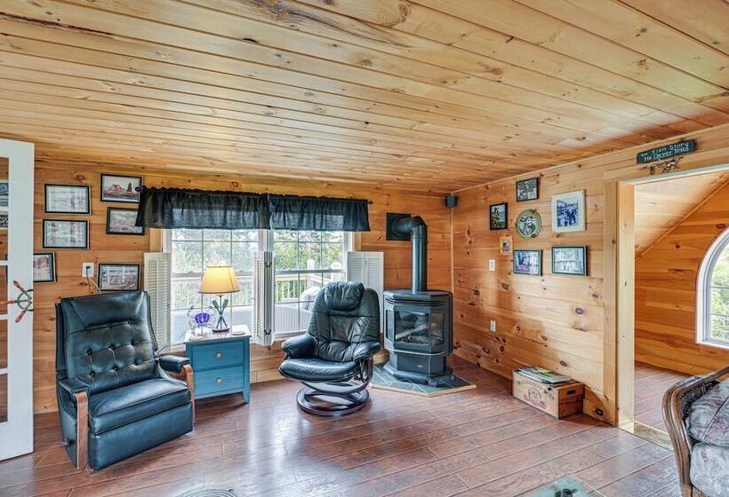 4 Mi To Acadia Trails: Coastal Maine Home W/ Deck