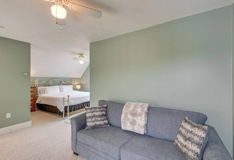 4 Mi To Acadia Trails: Coastal Maine Home W/ Deck