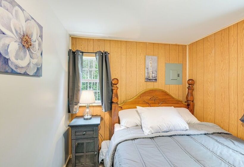 Cozy Brownville Cabin: 2 Mi To Schoodic Lake!