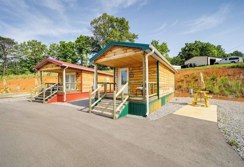 Cozy Cabin In The Smokies   Great For Couples!