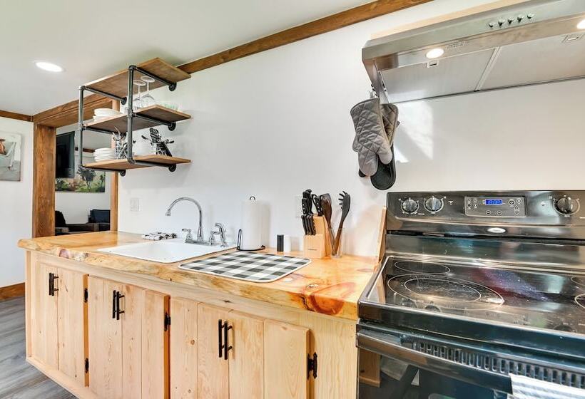 Cozy Catskills Cabin 12 Mi To Windham Mountain!