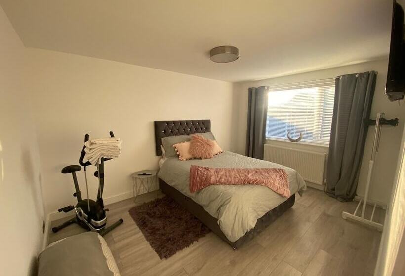 Cozy Coastal Bungalow In Prestatyn