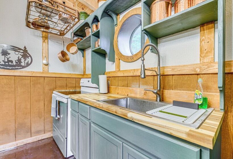Hobbit Themed House On 6 Acres In Cosby
