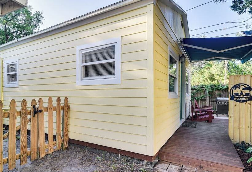 Cozy St Pete Home ~ 2 Mi To Madeira Beach!