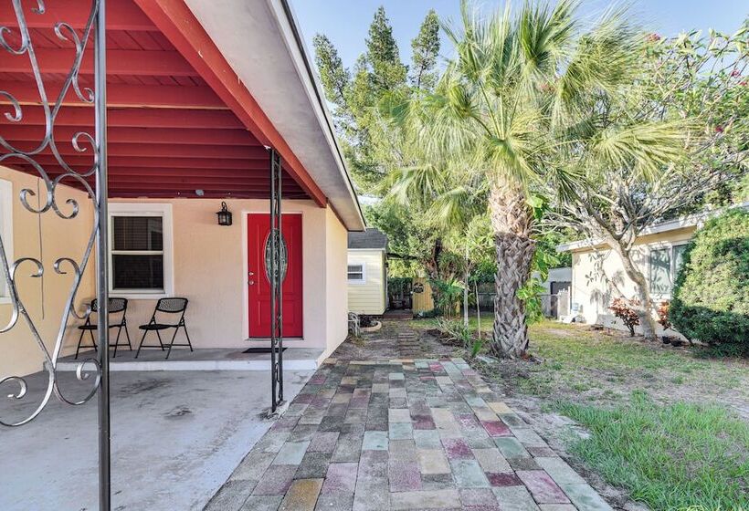 Cozy St Pete Home ~ 2 Mi To Madeira Beach!