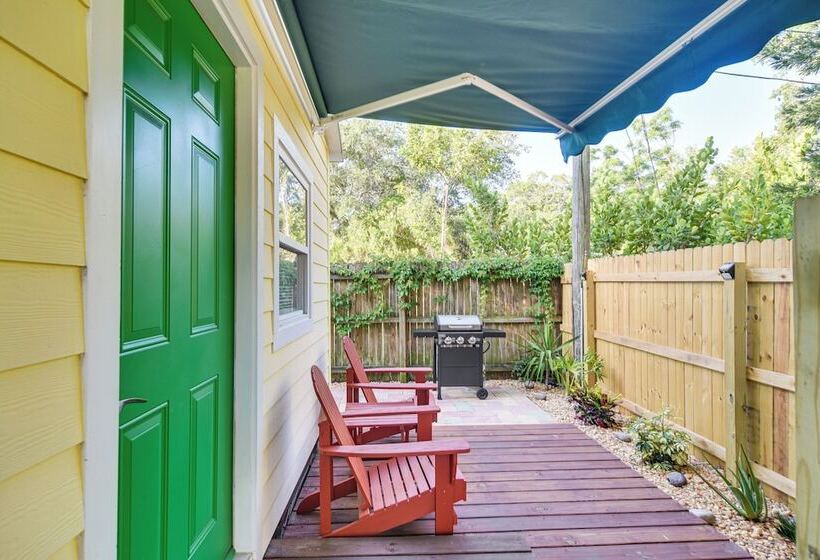 Cozy St Pete Home ~ 2 Mi To Madeira Beach!