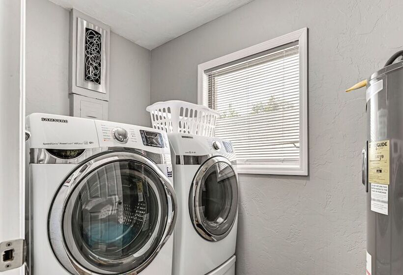 Cozy Venice Hideaway ~ 3 Mi To Beach & Downtown!