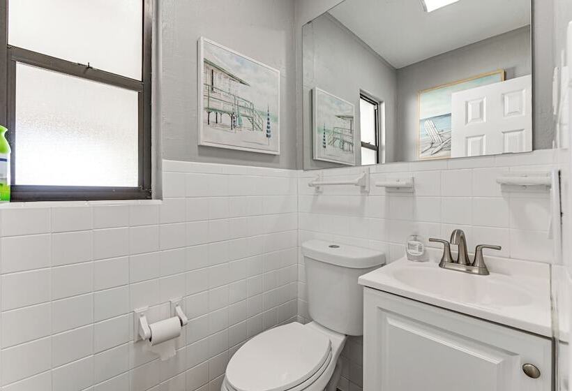 Cozy Venice Hideaway ~ 3 Mi To Beach & Downtown!