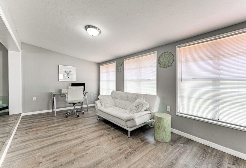 Cozy Venice Hideaway ~ 3 Mi To Beach & Downtown!
