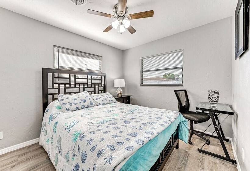 Cozy Venice Hideaway ~ 3 Mi To Beach & Downtown!