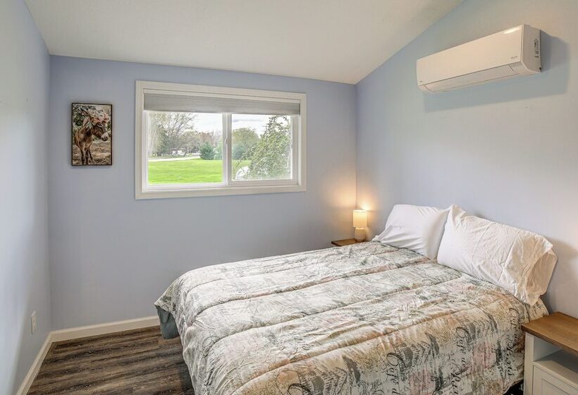 Croton Pond & Muskegon River Cottage W/ Boat Docks