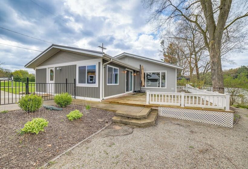Croton Pond & Muskegon River Cottage W/ Boat Docks
