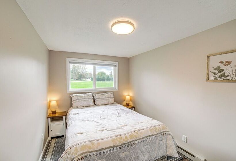 Croton Pond & Muskegon River Cottage W/ Boat Docks