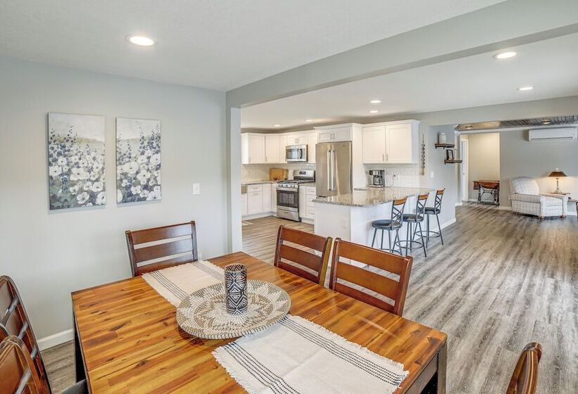 Croton Pond & Muskegon River Cottage W/ Boat Docks