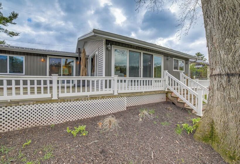 Croton Pond & Muskegon River Cottage W/ Boat Docks
