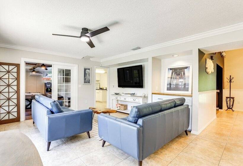 Dog Friendly Bradenton House W/ Pool & Game Room!