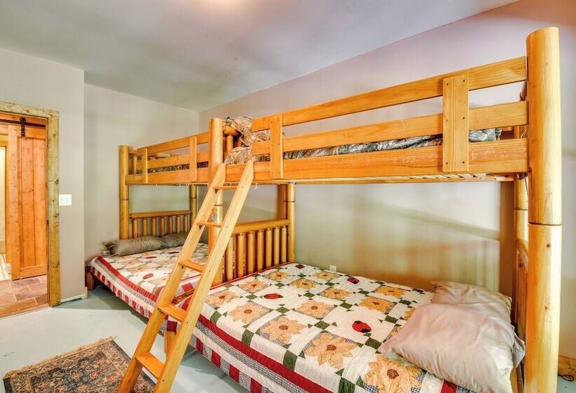 Dog Friendly Lavonia Home W/ Dock & Lake Access