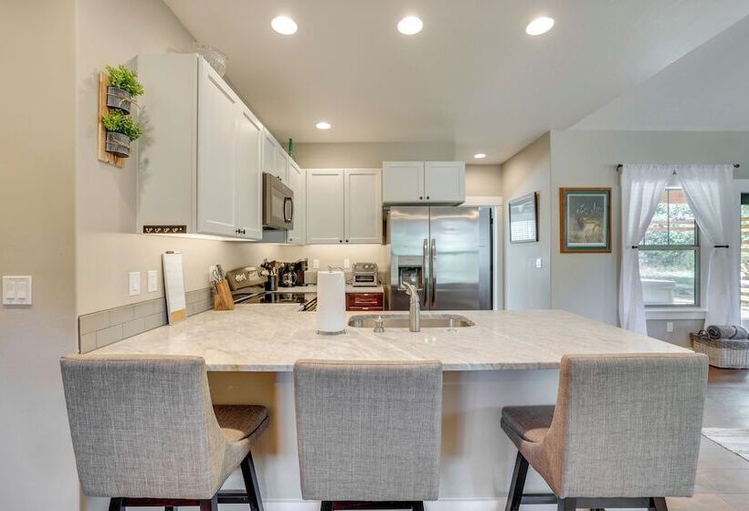 Donnelly Cabin W/ Hot Tub < 1 Mi To Boulder Creek!