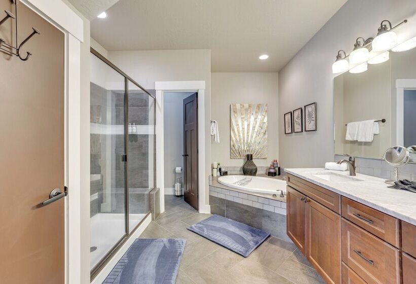 Donnelly Cabin W/ Hot Tub < 1 Mi To Boulder Creek!