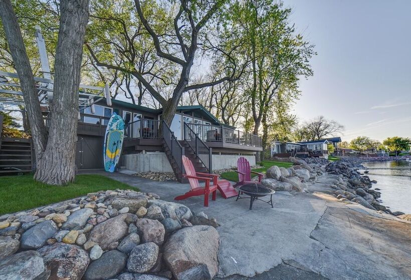 Dreamy Lake Poinsett Cabin W/ Deck, Dock & Views!