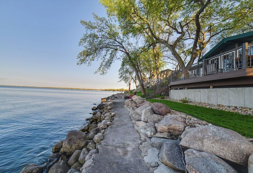 Dreamy Lake Poinsett Cabin W/ Deck, Dock & Views!