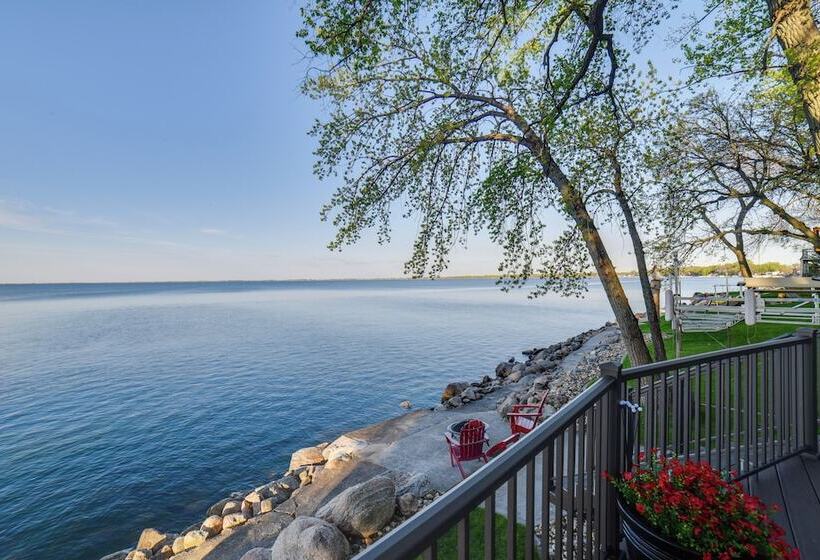 Dreamy Lake Poinsett Cabin W/ Deck, Dock & Views!