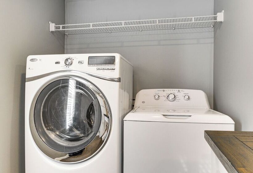 Durham Home W/ Screened Porch ~ 3 Mi To Downtown!