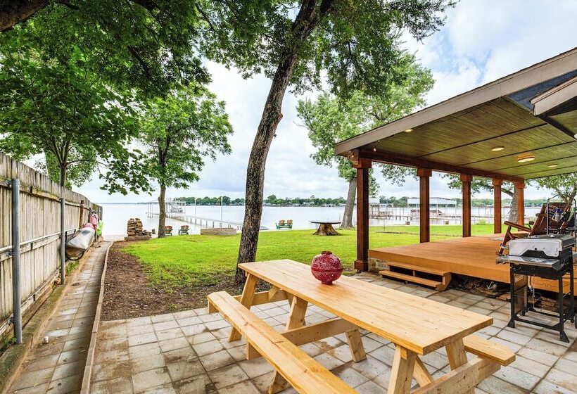Private Dock & Deck: Eagle Mountain Lake Retreat!