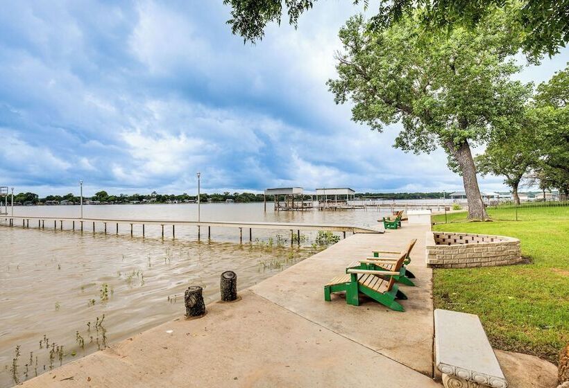 Private Dock & Deck: Eagle Mountain Lake Retreat!