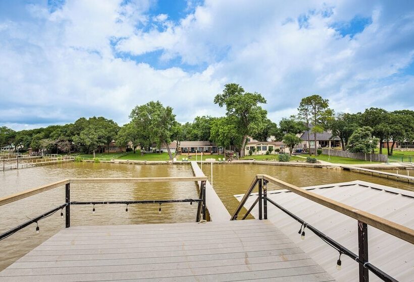 Private Dock & Deck: Eagle Mountain Lake Retreat!