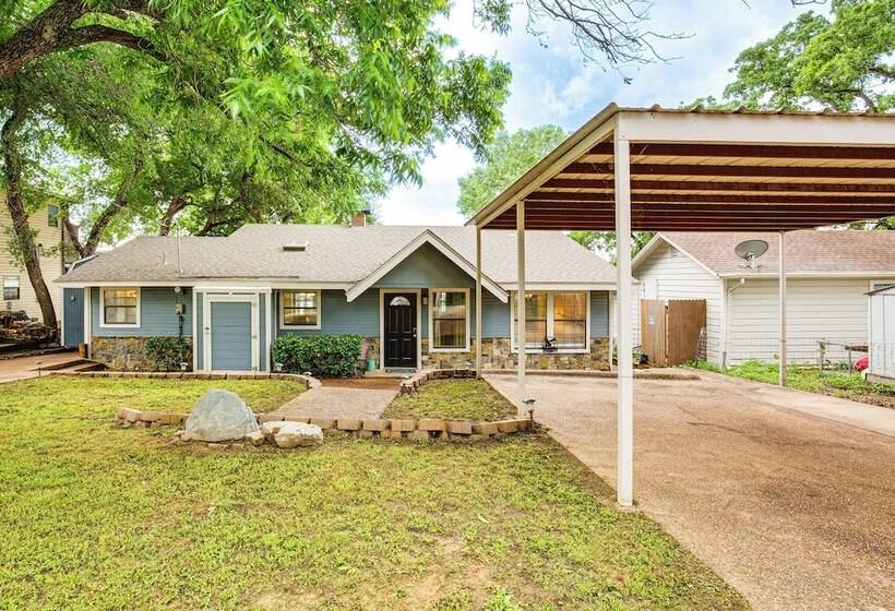 Private Dock & Deck: Eagle Mountain Lake Retreat!