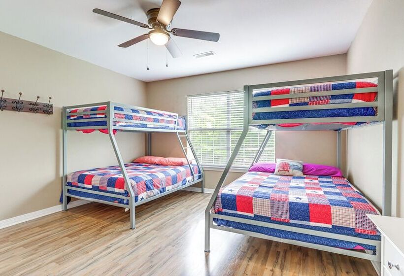 Eureka Springs Home ~ 1/2 Mi To Beaver Lake!