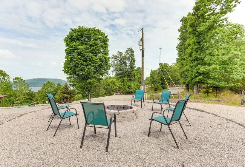 Eureka Springs Home ~ 1/2 Mi To Beaver Lake!