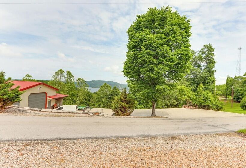 Eureka Springs Home ~ 1/2 Mi To Beaver Lake!