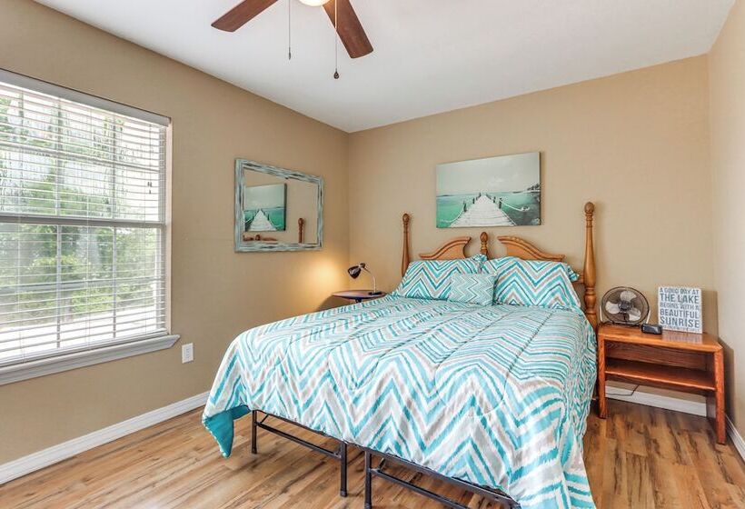 Eureka Springs Home ~ 1/2 Mi To Beaver Lake!