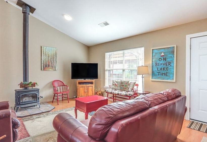 Eureka Springs Home ~ 1/2 Mi To Beaver Lake!