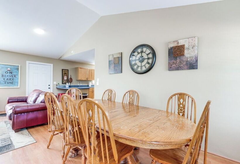 Eureka Springs Home ~ 1/2 Mi To Beaver Lake!