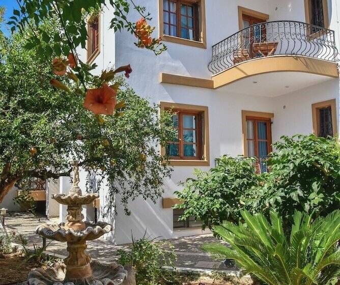 Eva Studios & Apartments