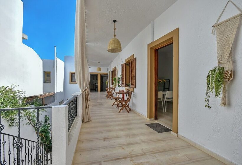 Eva Studios & Apartments