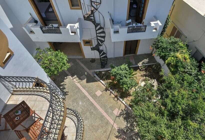 Eva Studios & Apartments